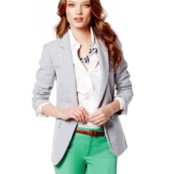 Banana Republic  Classic Fit Blazer in Preppy White Navy Stripes - Picture 1 of 15